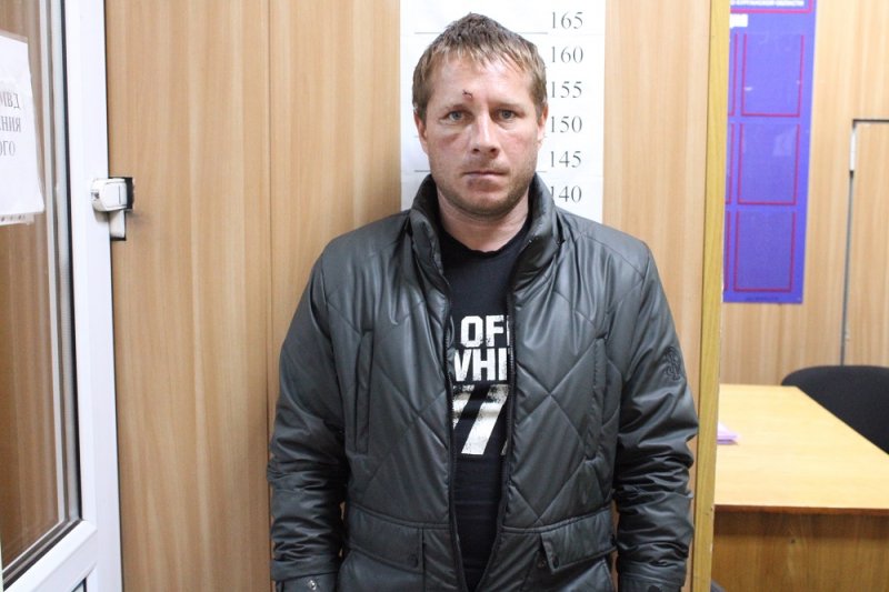 В Далматовском округе сотрудники полиции задержали подозреваемых в совершении грабежа